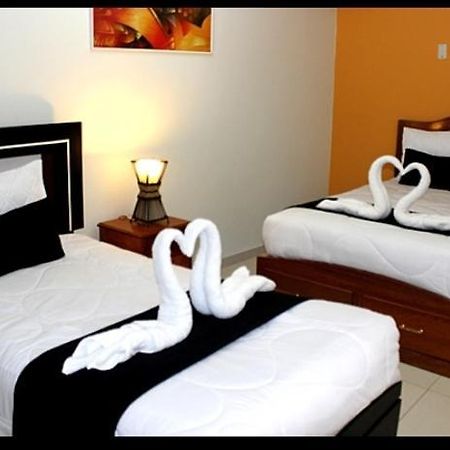 Hostal Universal Huaraz Eksteriør billede